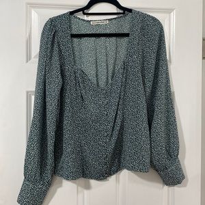 Floral green top NWOT